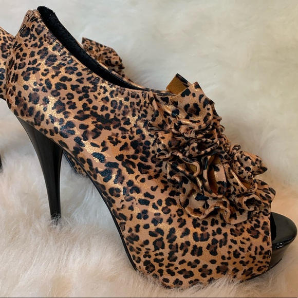 Cheetah Print Peep Toe Stilettos - Picture 5 of 8